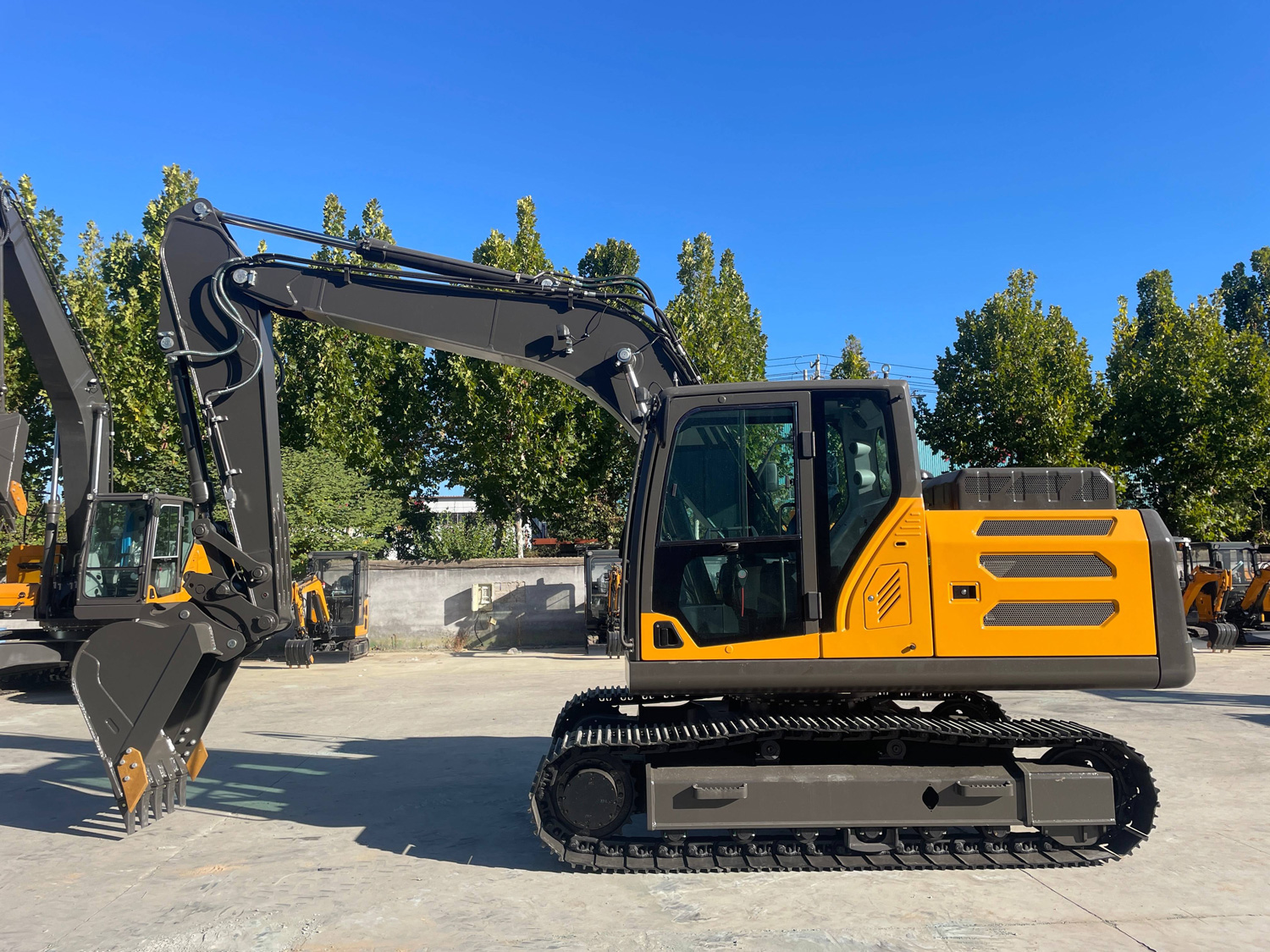 SHANBO SH150 Medium Crawler Excavator
